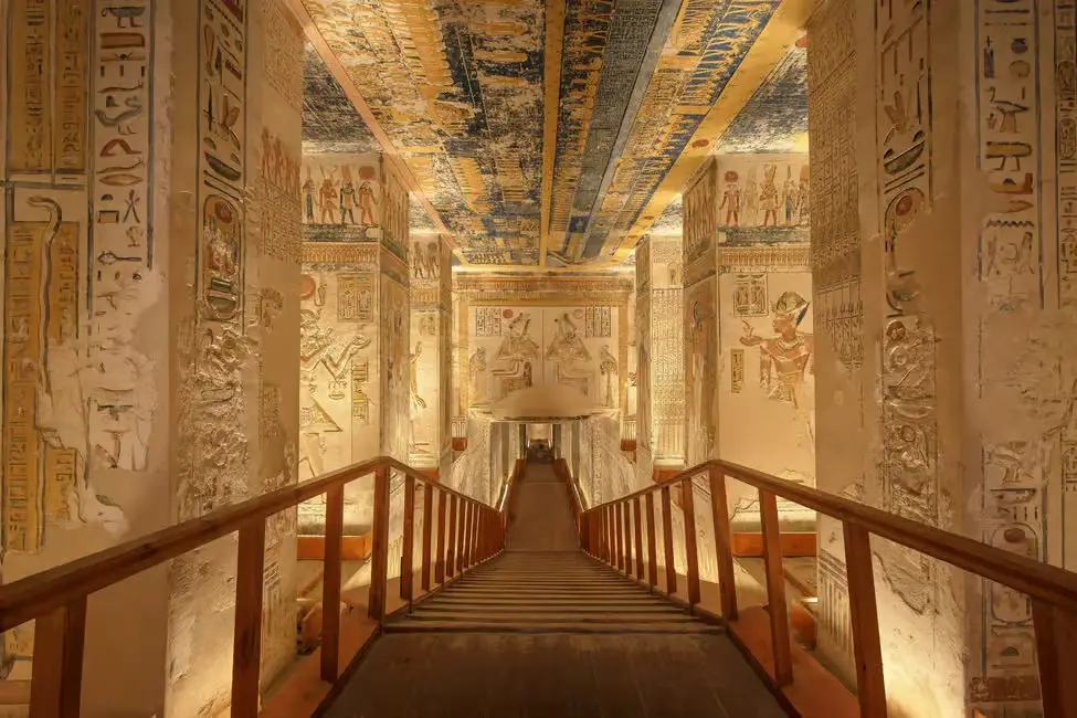 From Luxor: Valley of the Kings & Hatshepsut Temple Shared Tour (with Guide, Entry Tickets & Lunch) (Adult)